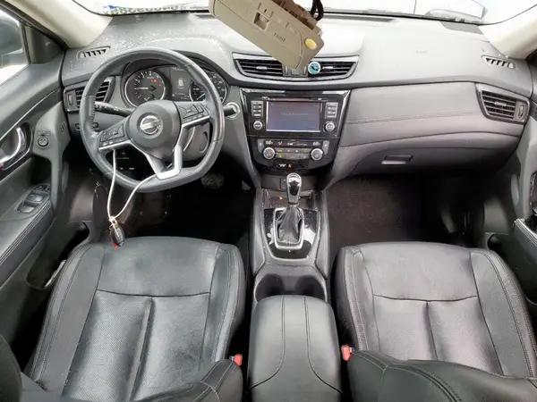 5N1AT2MT9HC877555 2017 NISSAN ROGUE - Image 8