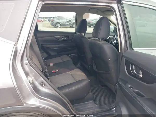 5N1AT2MT9HC880732 2017 NISSAN ROGUE - Image 8