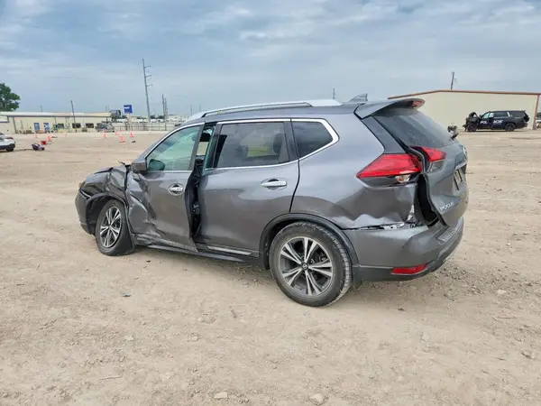 5N1AT2MT9HC881749 2017 NISSAN ROGUE - Image 2