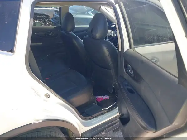 5N1AT2MT9HC882433 2017 NISSAN ROGUE - Image 8