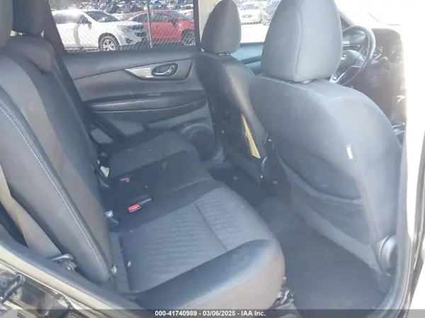 5N1AT2MT9HC888975 2017 NISSAN ROGUE - Image 8