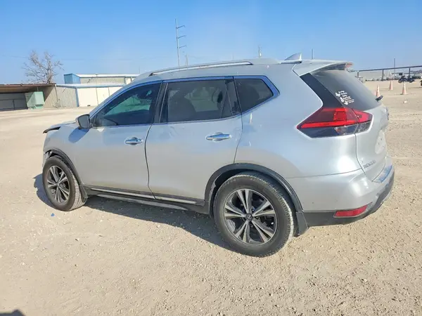5N1AT2MT9HC893285 2017 NISSAN ROGUE - Image 2