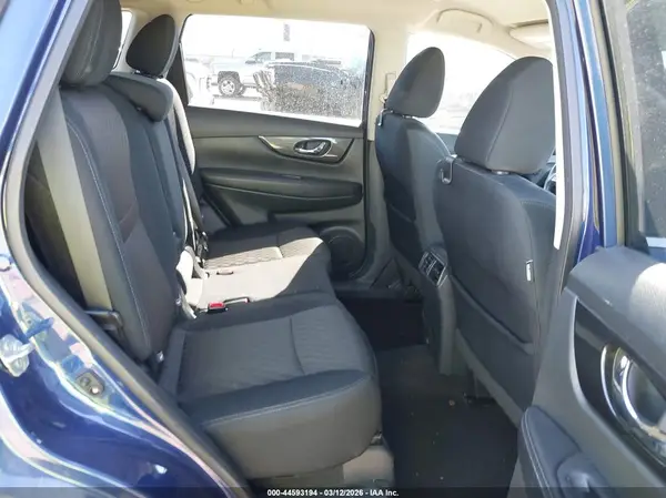 5N1AT2MT9JC705743 2018 NISSAN ROGUE - Image 8