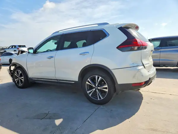 5N1AT2MT9JC711011 2018 NISSAN ROGUE - Image 2