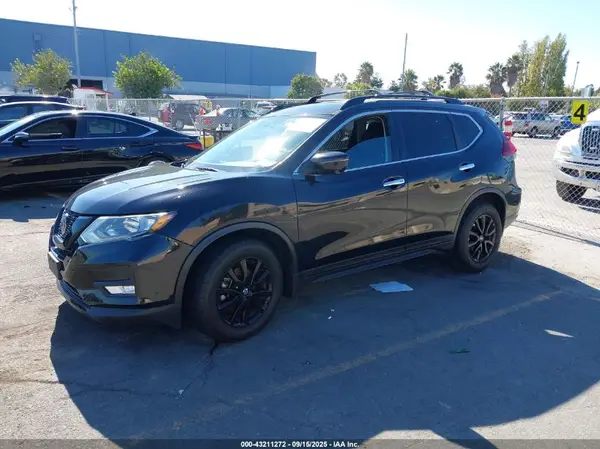 5N1AT2MT9JC721232 2018 NISSAN ROGUE - Image 2