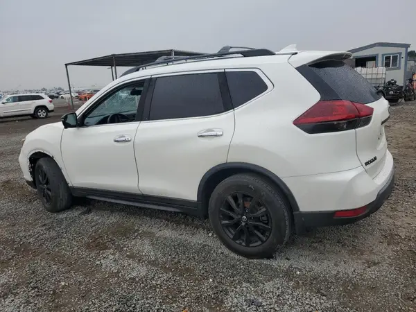 5N1AT2MT9JC724972 2018 NISSAN ROGUE - Image 2