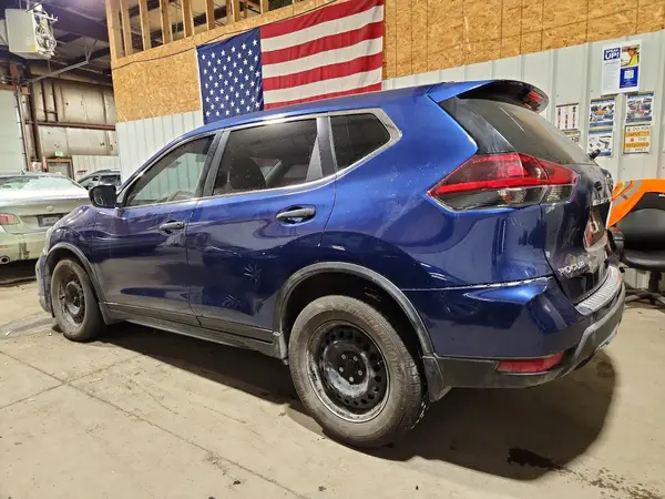 5N1AT2MT9JC730576 2018 NISSAN ROGUE - Image 2