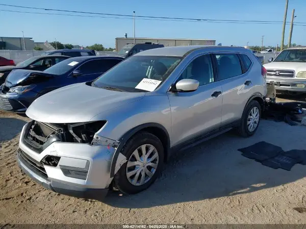 5N1AT2MT9JC732781 2018 NISSAN ROGUE - Image 2