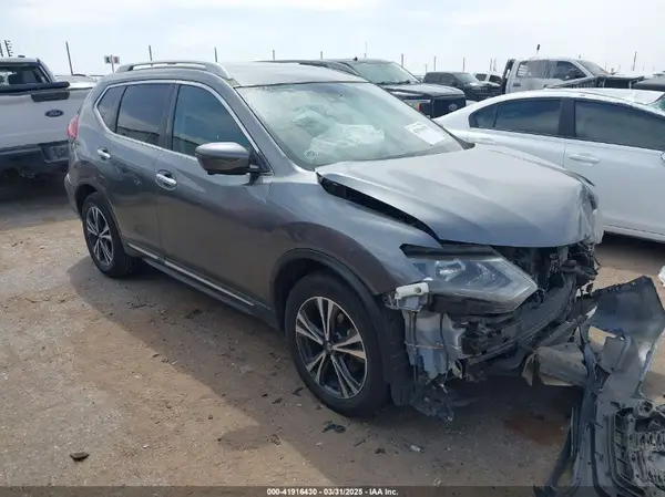 5N1AT2MT9JC735261 2018 NISSAN ROGUE - Image 1