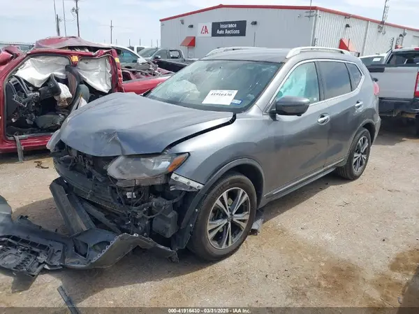 5N1AT2MT9JC735261 2018 NISSAN ROGUE - Image 2