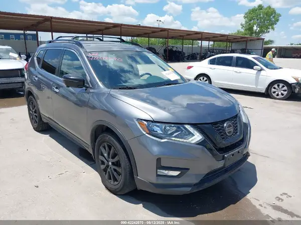 5N1AT2MT9JC744610 2018 NISSAN ROGUE - Image 1