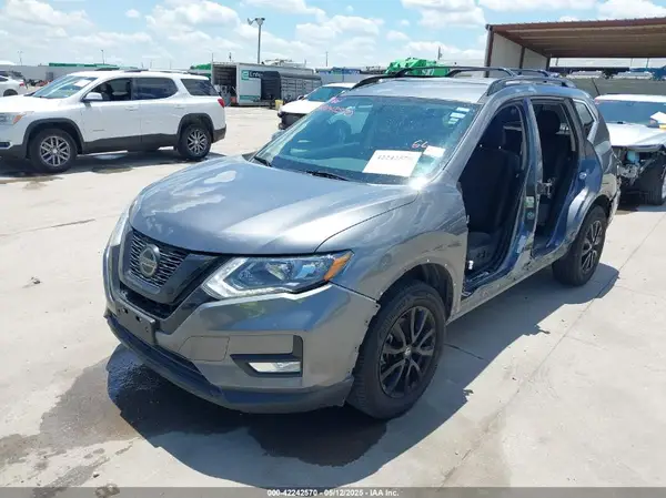 5N1AT2MT9JC744610 2018 NISSAN ROGUE - Image 2