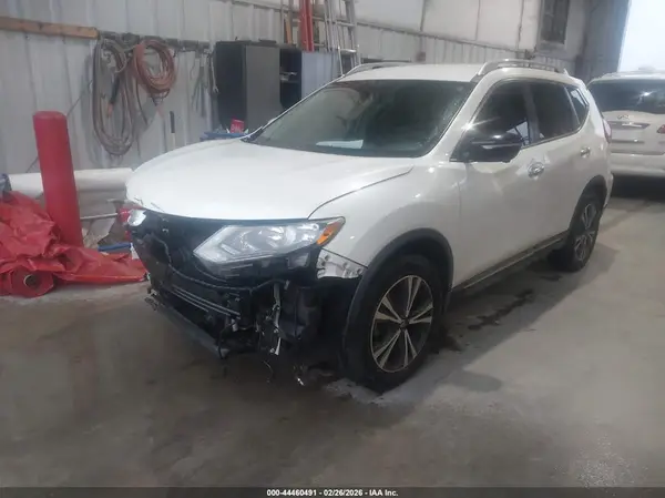 5N1AT2MT9JC763884 2018 NISSAN ROGUE - Image 2
