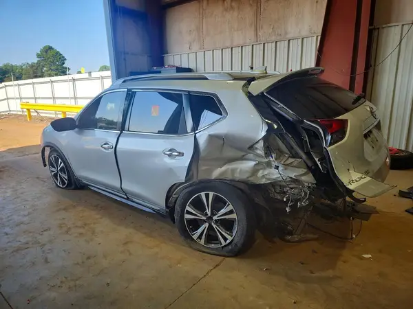 5N1AT2MT9JC802375 2018 NISSAN ROGUE - Image 2