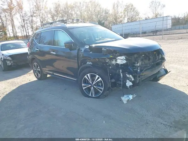 5N1AT2MT9JC806927 2018 NISSAN ROGUE - Image 1