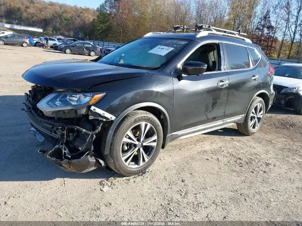 5N1AT2MT9JC806927 2018 NISSAN ROGUE - Image 2