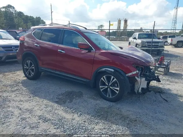 5N1AT2MT9JC808743 2018 NISSAN ROGUE - Image 1