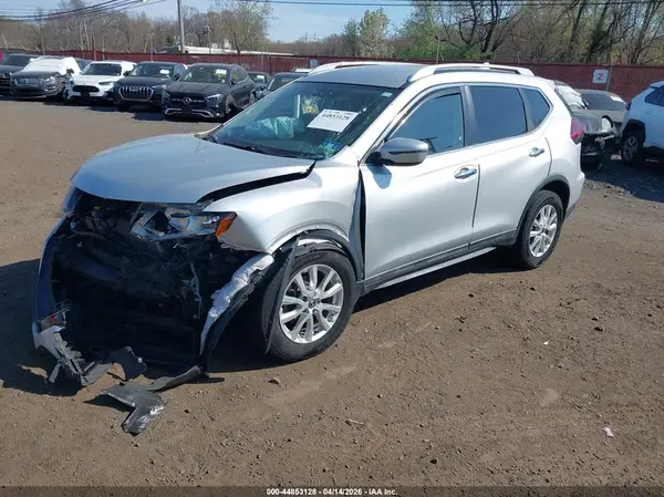 5N1AT2MT9JC815742 2018 NISSAN ROGUE - Image 2