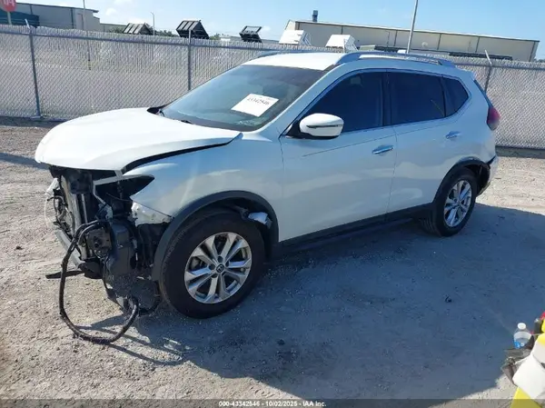 5N1AT2MT9JC815806 2018 NISSAN ROGUE - Image 2