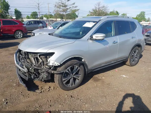 5N1AT2MT9JC820701 2018 NISSAN ROGUE - Image 2