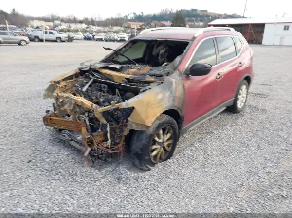 5N1AT2MT9JC833528 2018 NISSAN ROGUE - Image 2