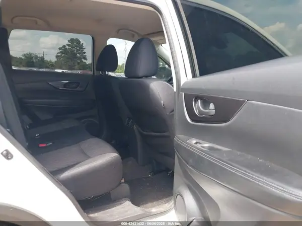 5N1AT2MT9KC705792 2019 NISSAN ROGUE - Image 8
