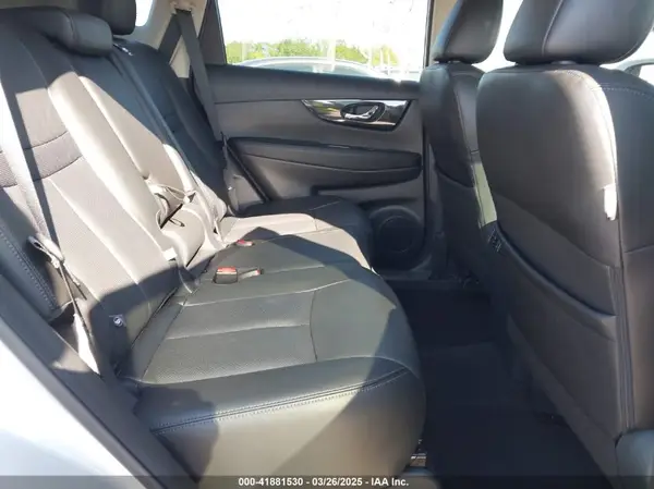 5N1AT2MT9KC712922 2019 NISSAN ROGUE - Image 8