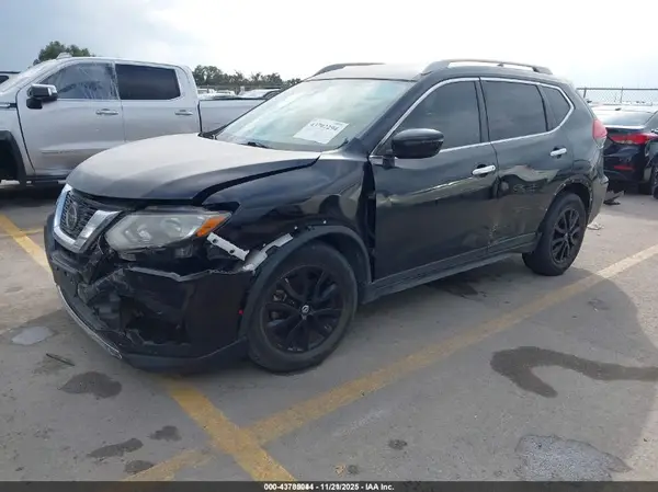 5N1AT2MT9KC745063 2019 NISSAN ROGUE - Image 2