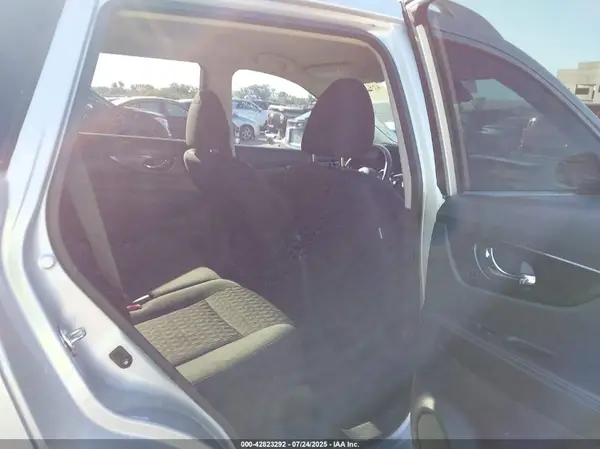 5N1AT2MT9KC752613 2019 NISSAN ROGUE - Image 8