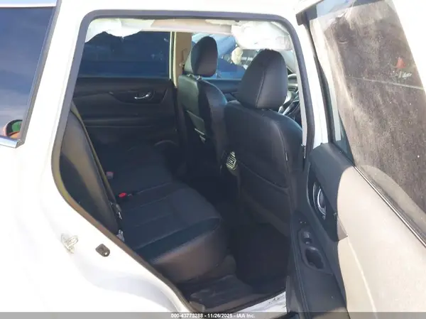 5N1AT2MT9KC757004 2019 NISSAN ROGUE - Image 8
