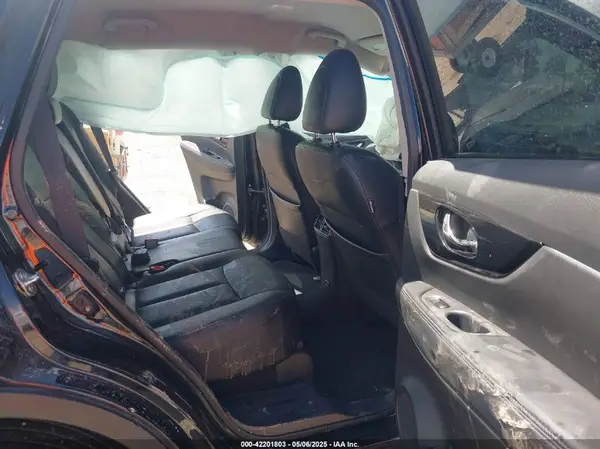 5N1AT2MT9KC791900 2019 NISSAN ROGUE - Image 8