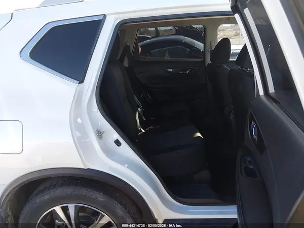 5N1AT2MT9KC798135 2019 NISSAN ROGUE - Image 8