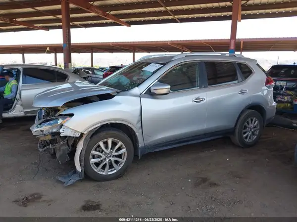 5N1AT2MT9LC795169 2020 NISSAN ROGUE - Image 2