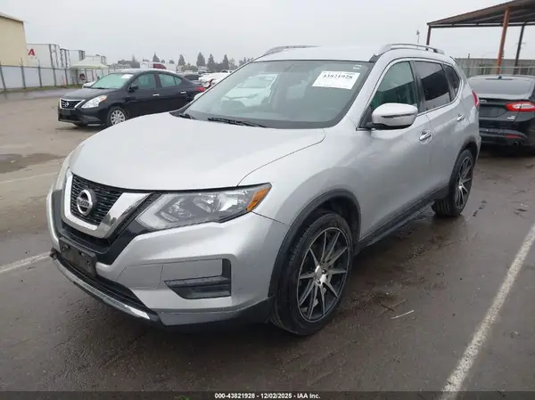 5N1AT2MTXHC741872 2017 NISSAN ROGUE - Image 2