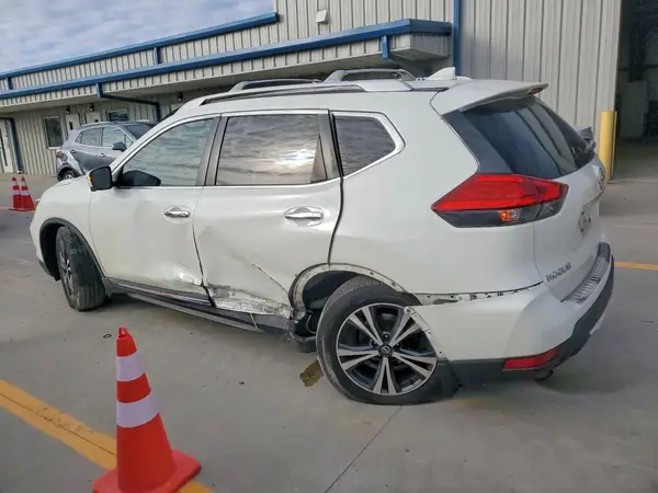 5N1AT2MTXHC751771 2017 NISSAN ROGUE - Image 2