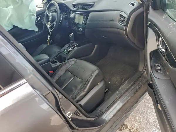 5N1AT2MTXHC752872 2017 NISSAN ROGUE - Image 8
