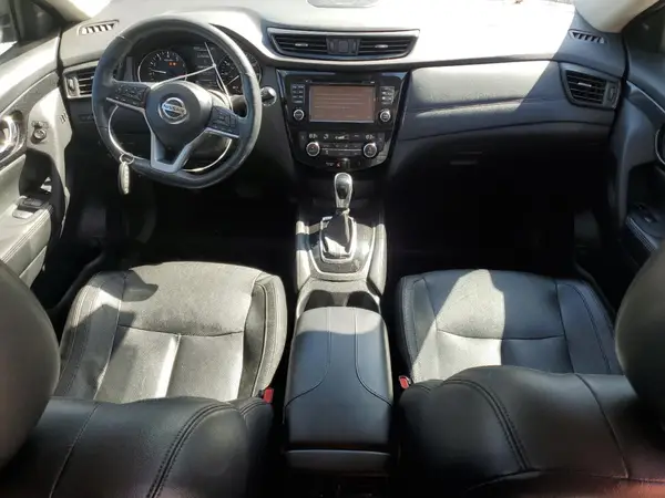 5N1AT2MTXHC755870 2017 NISSAN ROGUE - Image 8