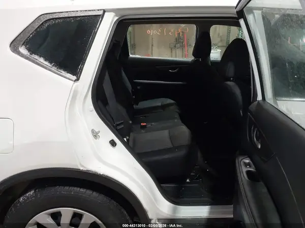 5N1AT2MTXHC764522 2017 NISSAN ROGUE - Image 8