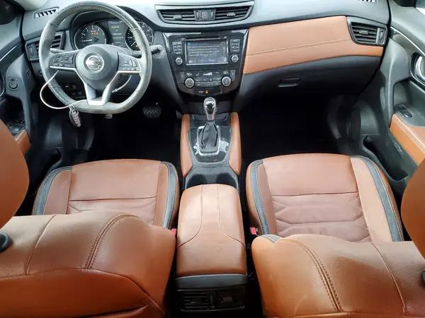 5N1AT2MTXHC764763 2017 NISSAN ROGUE - Image 8