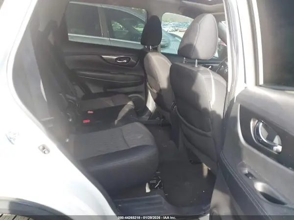 5N1AT2MTXHC771289 2017 NISSAN ROGUE - Image 8