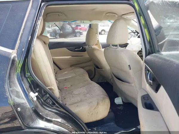 5N1AT2MTXHC772748 2017 NISSAN ROGUE - Image 8
