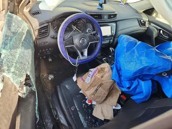 5N1AT2MTXHC797133 2017 NISSAN ROGUE - Image 8
