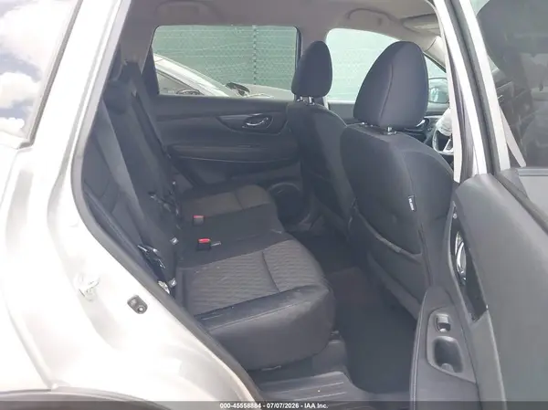 5N1AT2MTXHC804520 2017 NISSAN ROGUE - Image 8