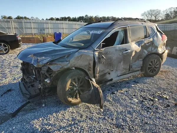 5N1AT2MTXHC804940 2017 NISSAN ROGUE - Image 1