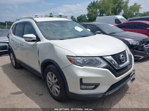 5N1AT2MTXHC806395 2017 NISSAN ROGUE - Image 1