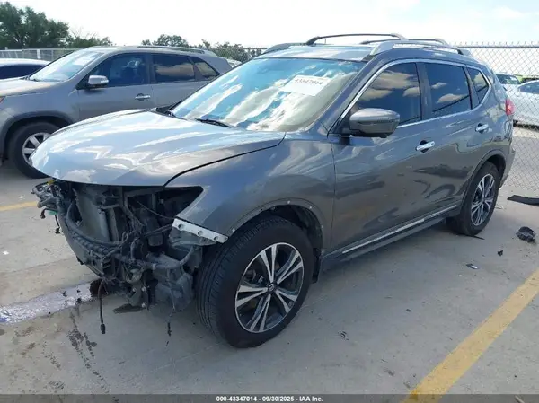 5N1AT2MTXHC807045 2017 NISSAN ROGUE - Image 2