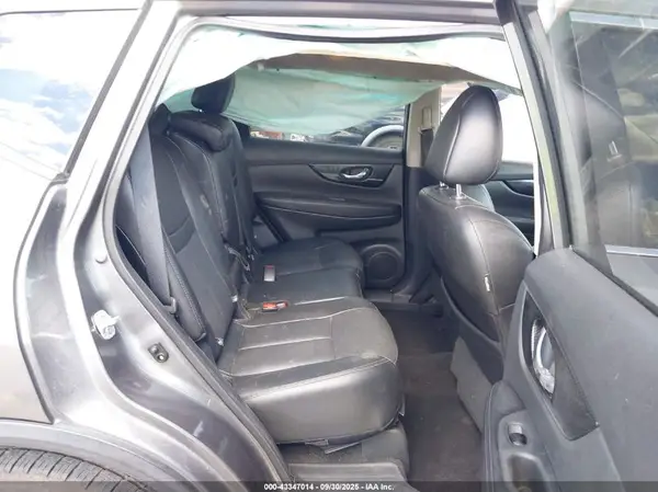 5N1AT2MTXHC807045 2017 NISSAN ROGUE - Image 8