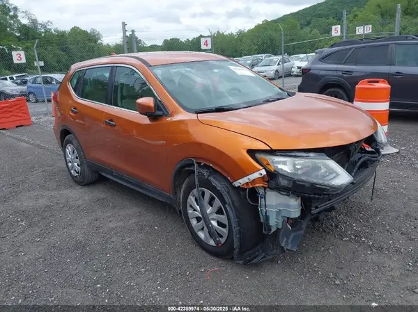 5N1AT2MTXHC810897 2017 NISSAN ROGUE - Image 1
