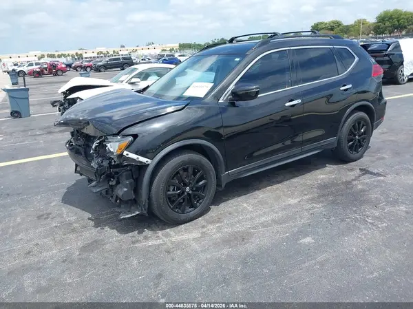 5N1AT2MTXHC813640 2017 NISSAN ROGUE - Image 2