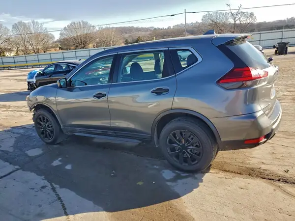 5N1AT2MTXHC814125 2017 NISSAN ROGUE - Image 2